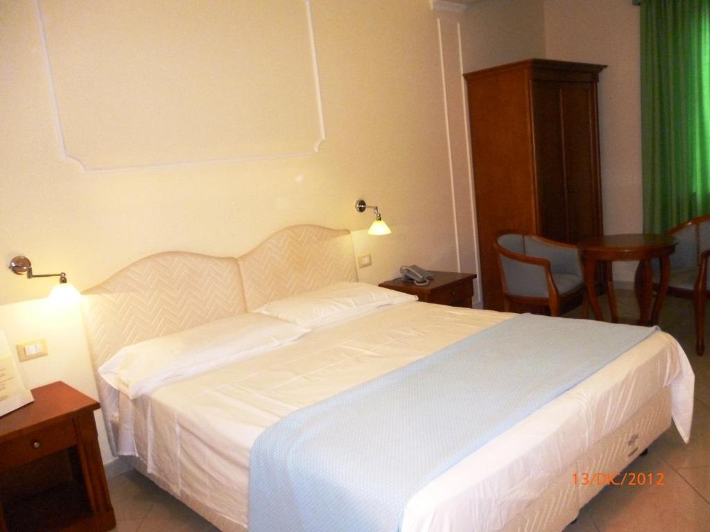 Hotel Marinella Pizzo  Room photo