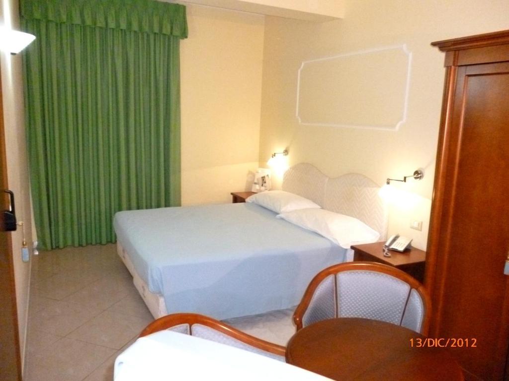 Hotel Marinella Pizzo  Room photo